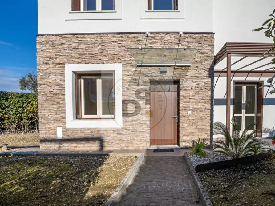 Immagine 2 di Villetta a schiera in vendita  in Via Castellana a Soiano Del Lago