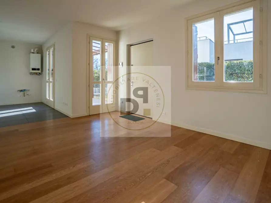 Immagine 11 di Villetta a schiera in vendita  in Via Castellana a Soiano Del Lago