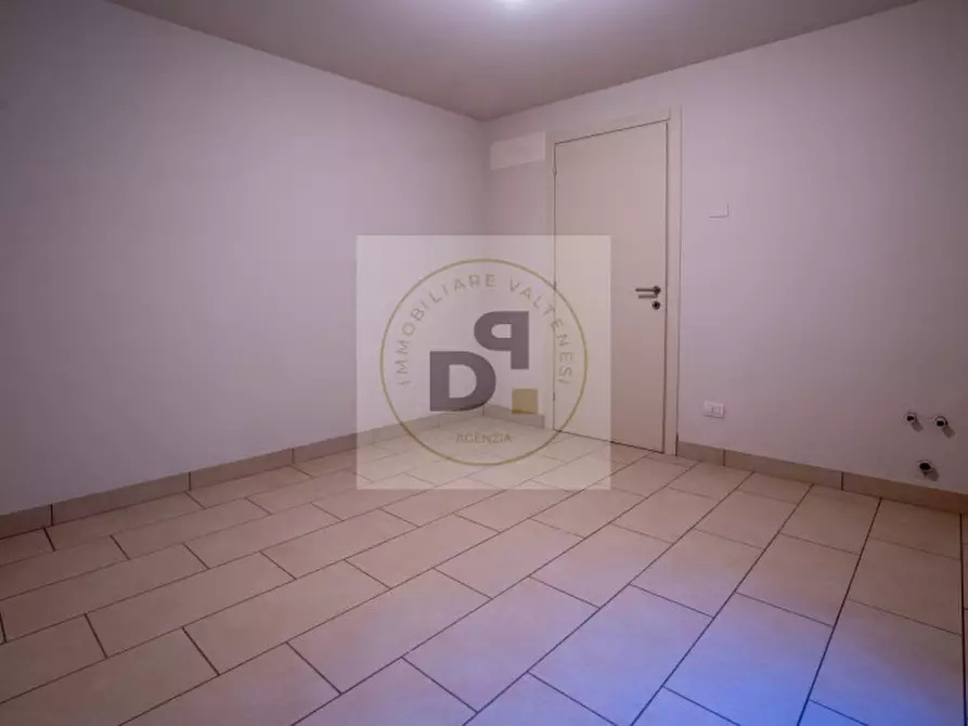 Immagine 17 di Villetta a schiera in vendita  in Via Castellana a Soiano Del Lago