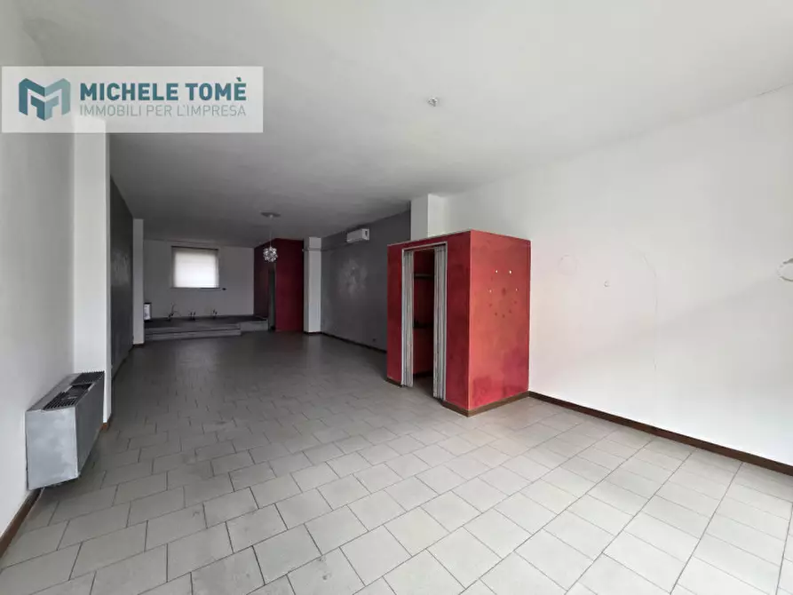 Immagine 6 di Negozio in affitto  in Via Valpolicella a San Pietro In Cariano