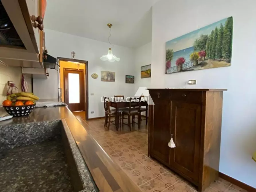 Immagine 9 di Appartamento in vendita  a Villafranca Di Verona