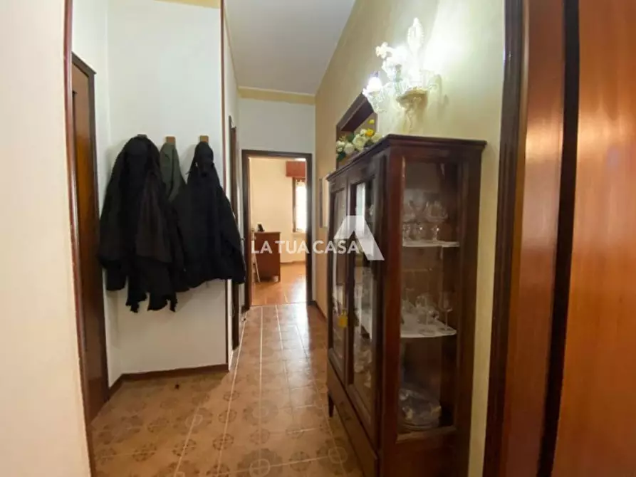 Immagine 11 di Appartamento in vendita  a Villafranca Di Verona