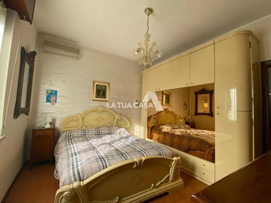 Immagine 18 di Appartamento in vendita  a Villafranca Di Verona