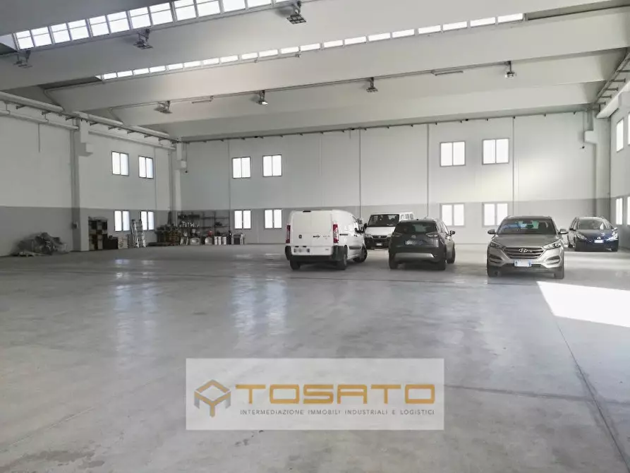 Immagine 4 di Capannone industriale in affitto  a Villafranca Di Verona