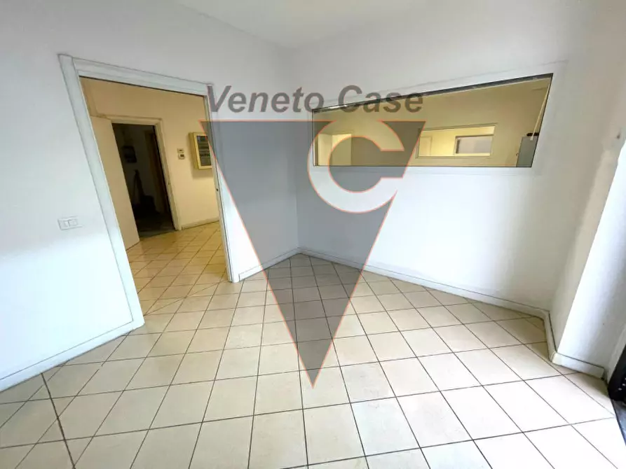 Immagine 5 di Magazzino in affitto  in Riviera Francia a Padova