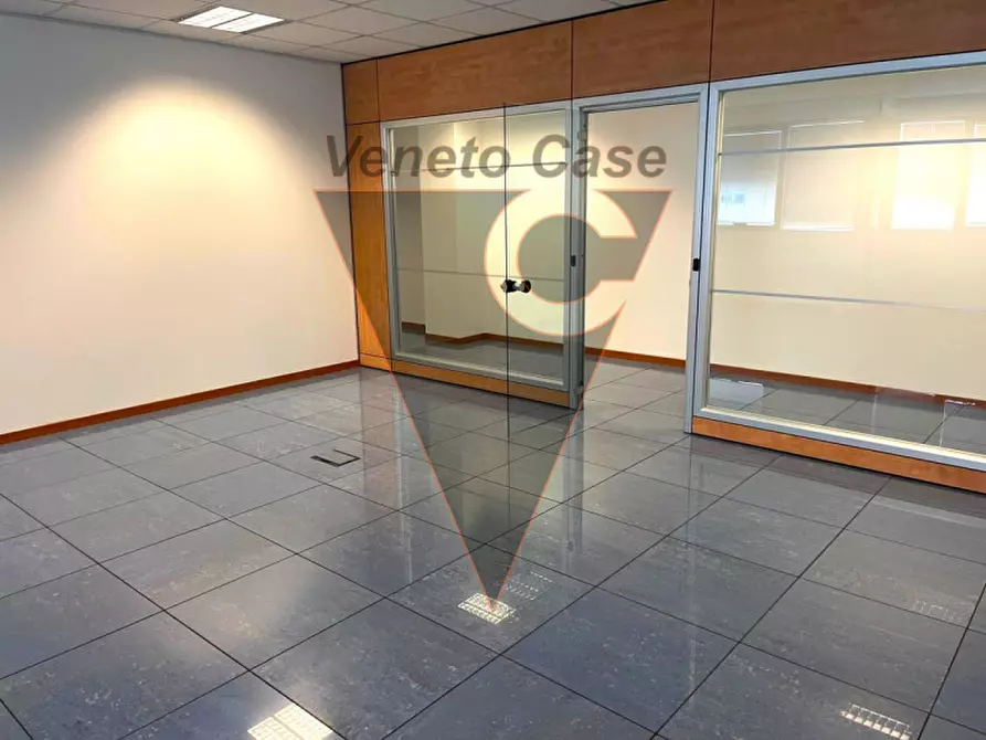 Immagine 10 di Magazzino in affitto  in Riviera Francia a Padova