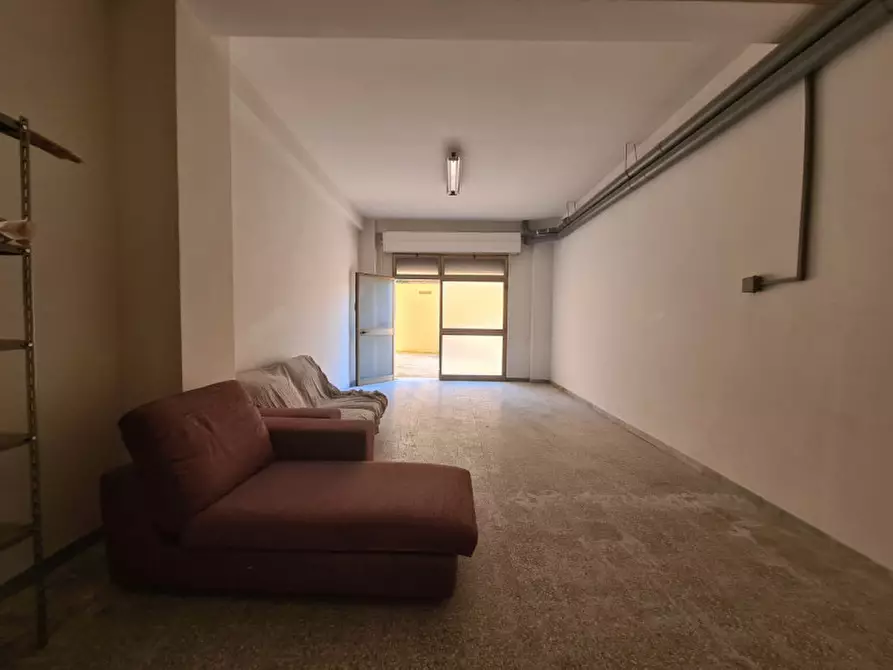 Immagine 4 di Garage in vendita  a Bisceglie