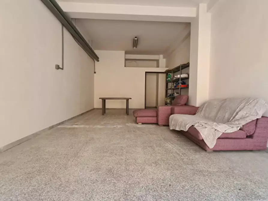 Immagine 5 di Garage in vendita  a Bisceglie