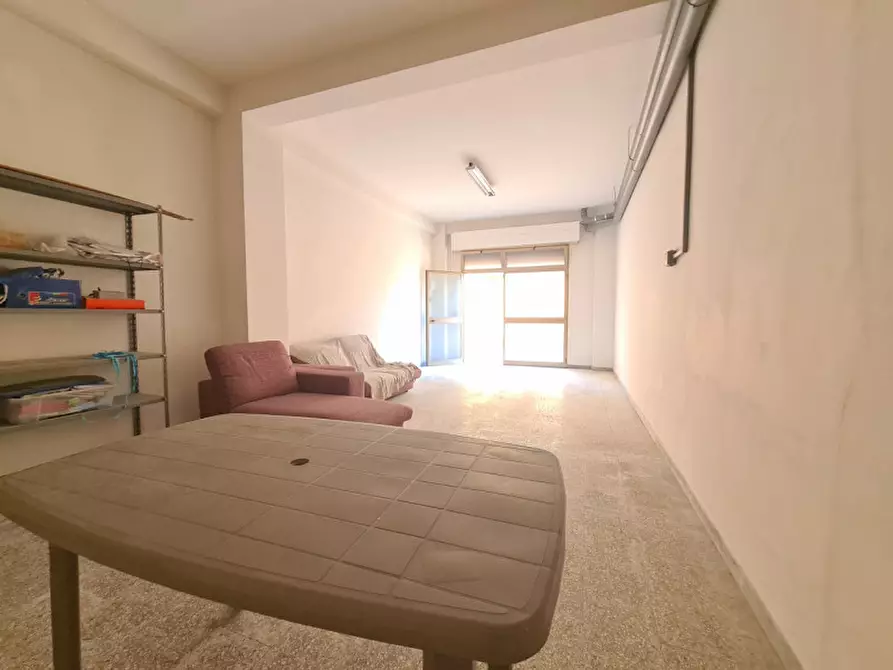 Immagine 7 di Garage in vendita  a Bisceglie