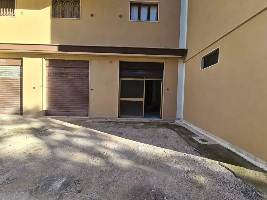 Immagine 8 di Garage in vendita  a Bisceglie