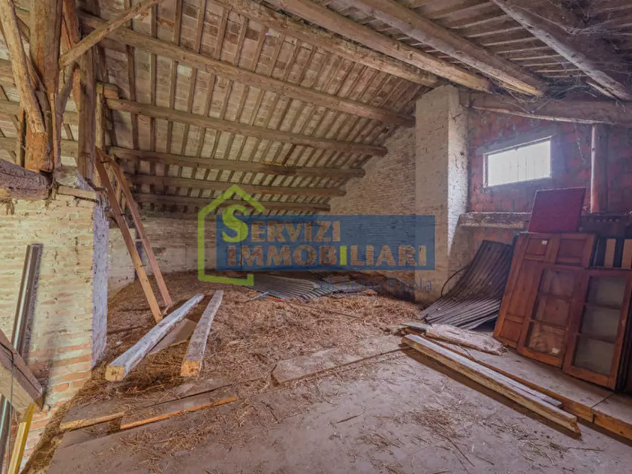 Immagine 19 di Rustico / casale in vendita  in via Pioppa a Lendinara