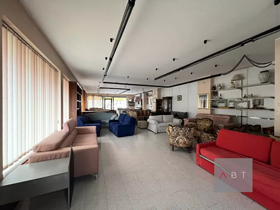 Immagine 3 di Negozio in affitto  a Loreggia