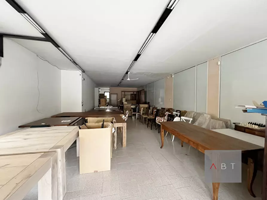 Immagine 4 di Negozio in affitto  a Loreggia