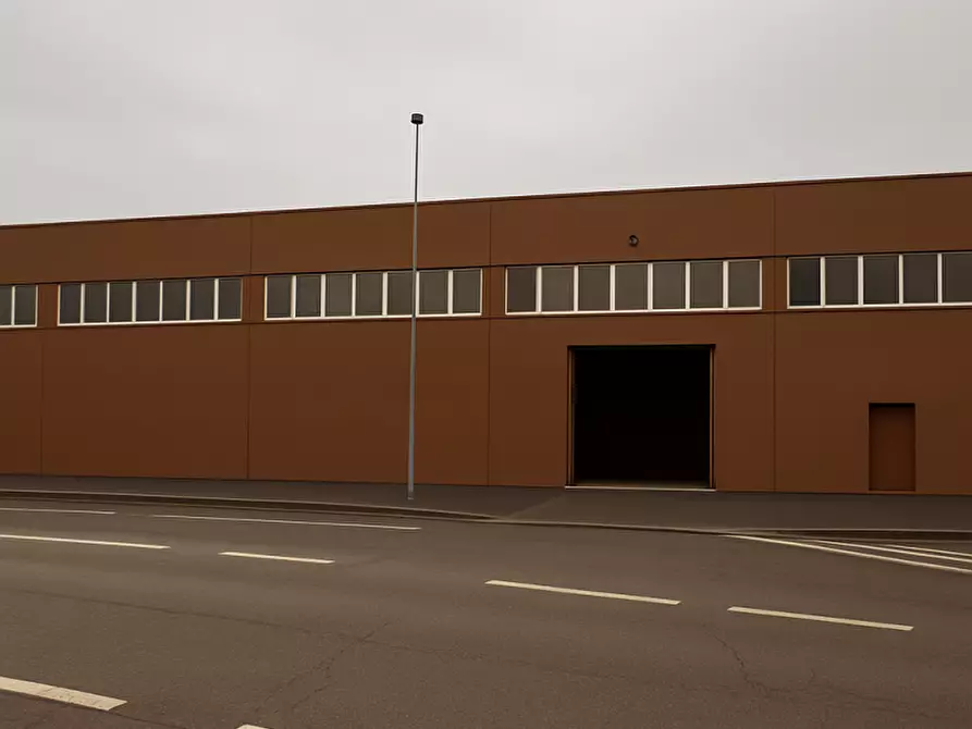 Immagine 1 di Capannone industriale in affitto  a Resana