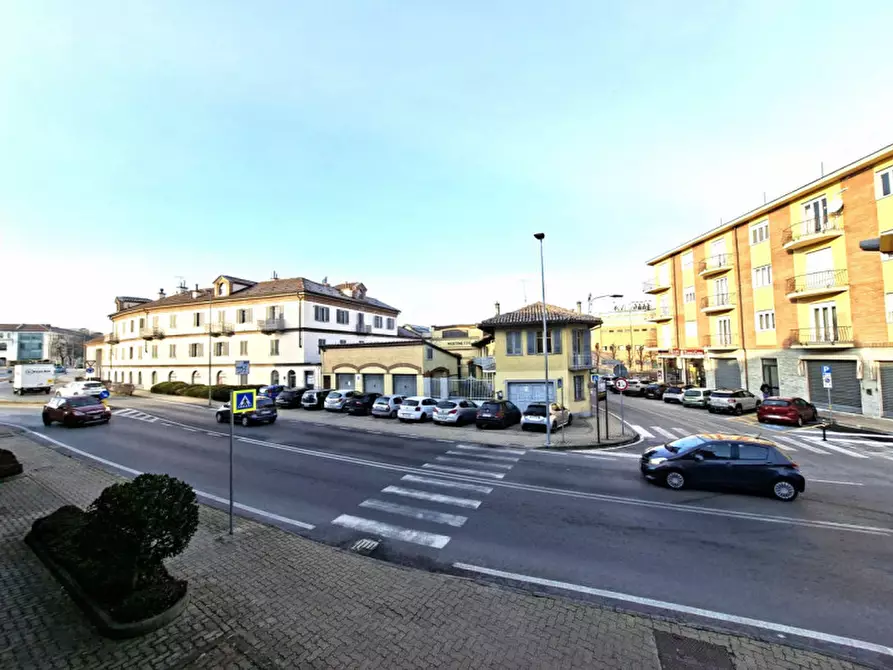 Immagine 10 di Appartamento in affitto  in Via Vivaro a Alba