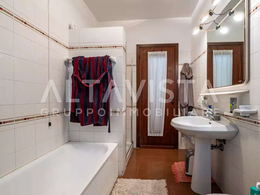 Immagine 32 di Appartamento in vendita  in Via Santuario a Rezzato