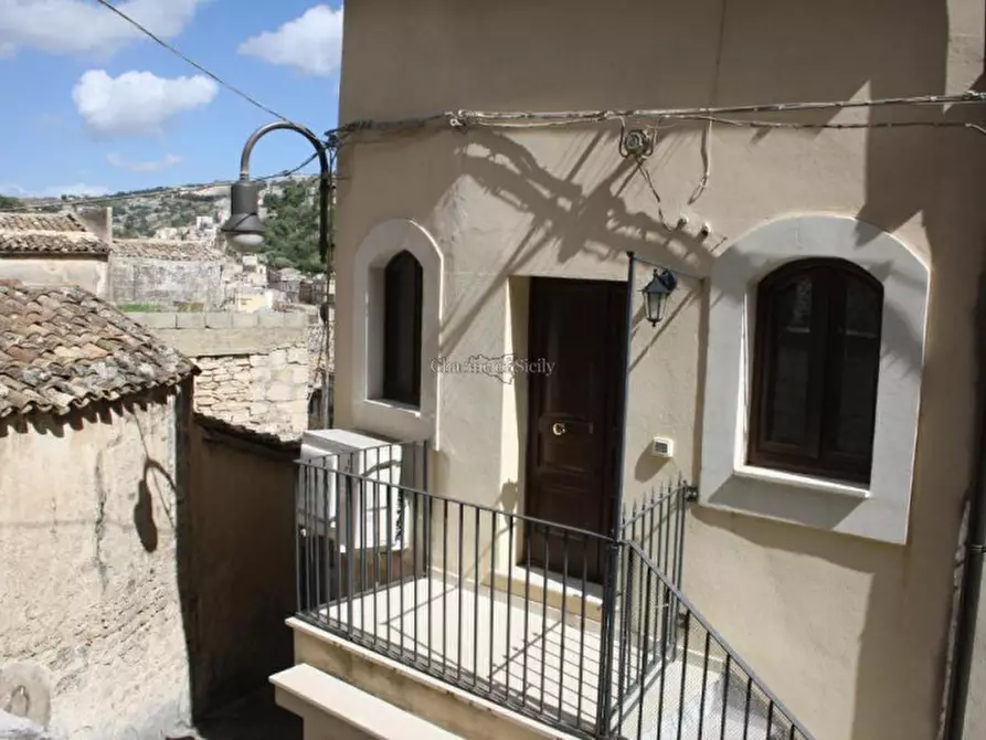 Immagine 2 di Casa indipendente in vendita  a Modica