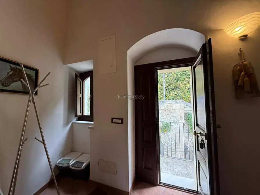 Immagine 10 di Casa indipendente in vendita  a Modica