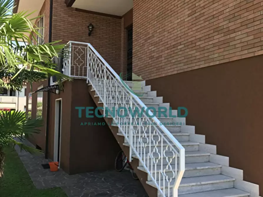 Immagine 3 di Casa indipendente in vendita  in Via dei Quartieri a Thiene