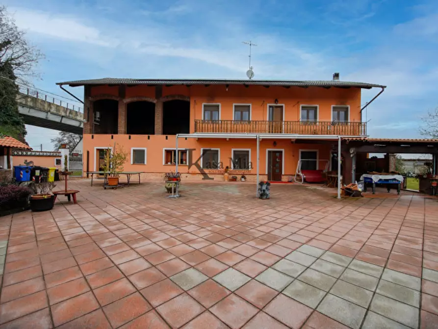 Immagine 1 di Villa in vendita  in strada provinciale del Monferrato a Verolengo