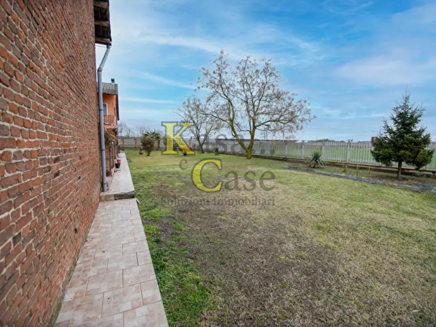 Immagine 43 di Villa in vendita  in strada provinciale del Monferrato a Verolengo