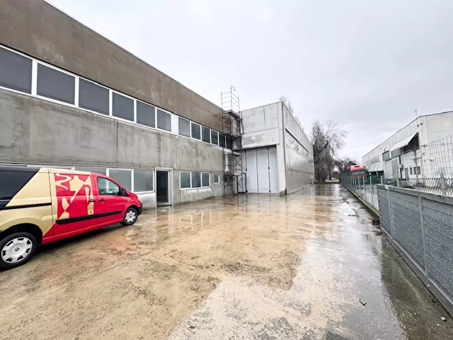 Immagine 4 di Capannone industriale in vendita  a Rovolon