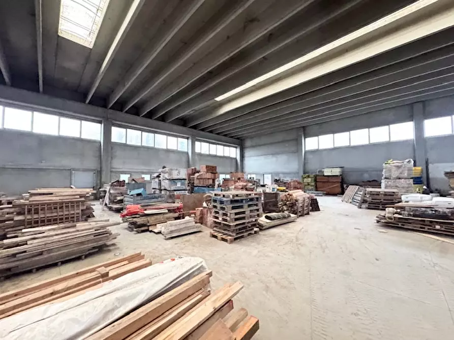 Immagine 7 di Capannone industriale in vendita  a Rovolon