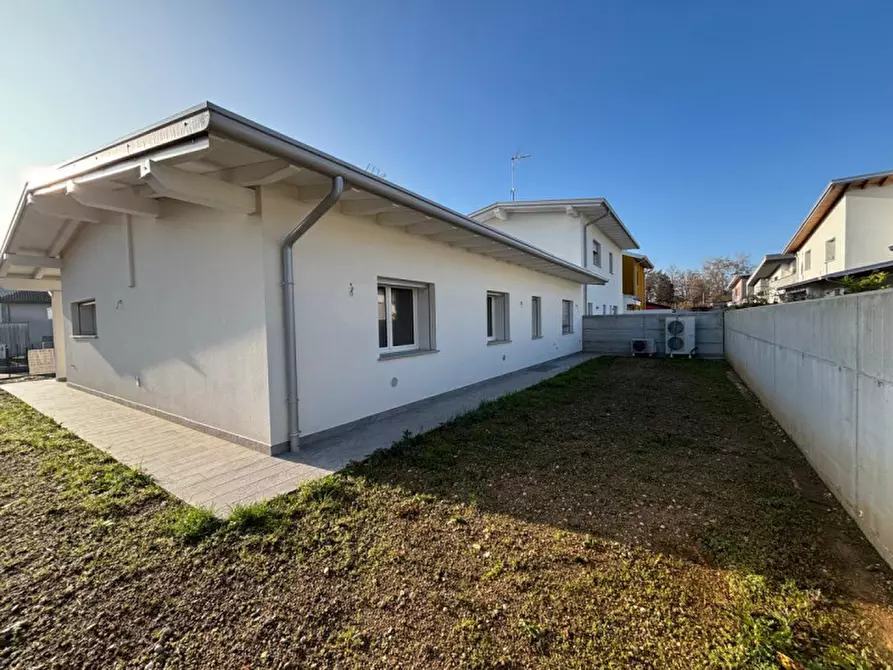 Immagine 3 di Casa bifamiliare in vendita  a Pordenone