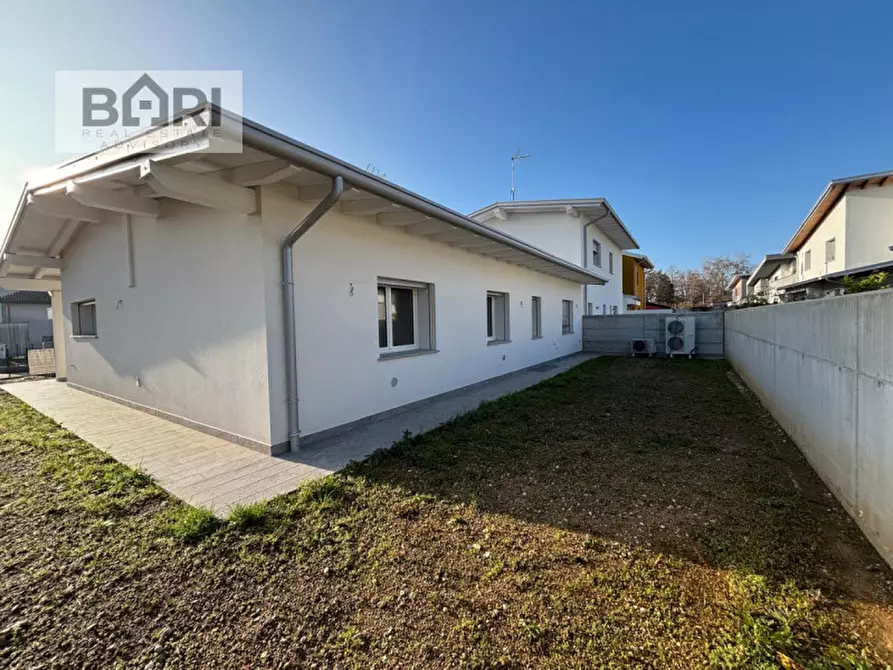 Immagine 2 di Casa bifamiliare in vendita  a Pordenone