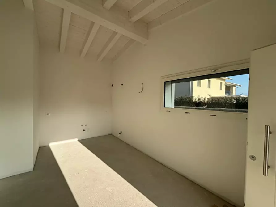 Immagine 6 di Casa bifamiliare in vendita  a Pordenone