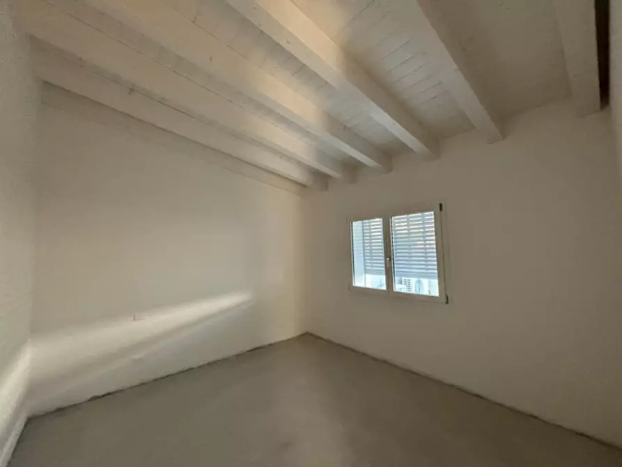 Immagine 7 di Casa bifamiliare in vendita  a Pordenone