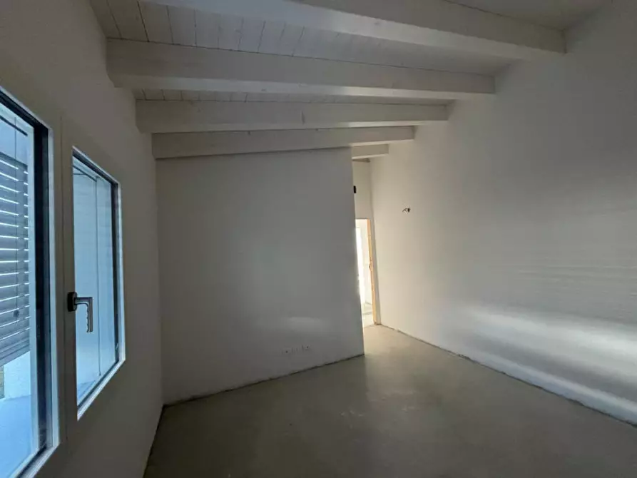 Immagine 8 di Casa bifamiliare in vendita  a Pordenone