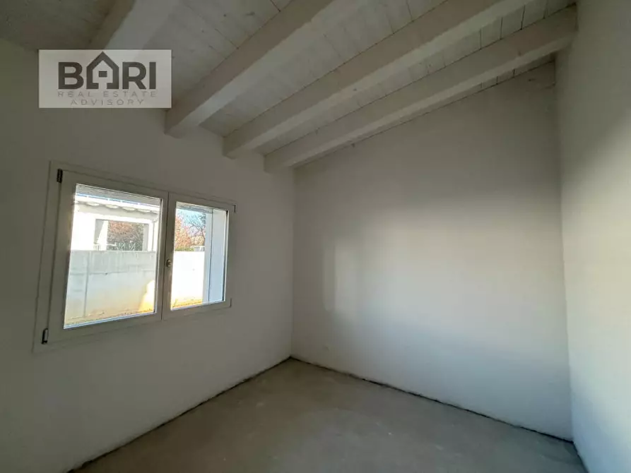 Immagine 10 di Casa bifamiliare in vendita  a Pordenone