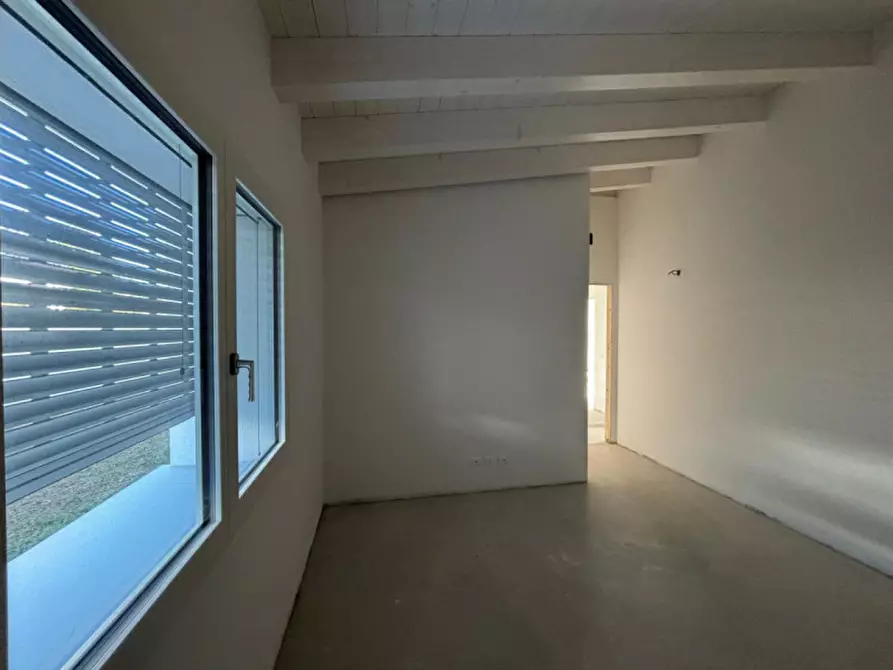 Immagine 13 di Casa bifamiliare in vendita  a Pordenone
