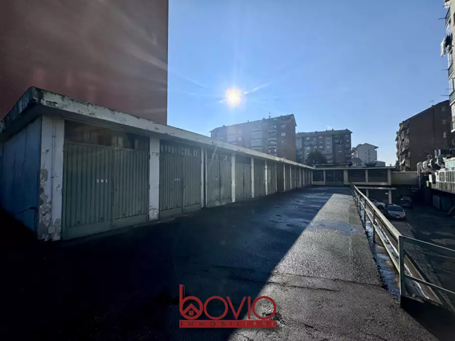 Immagine 1 di Garage in vendita  in STRADA SETTIMO 154 a Torino