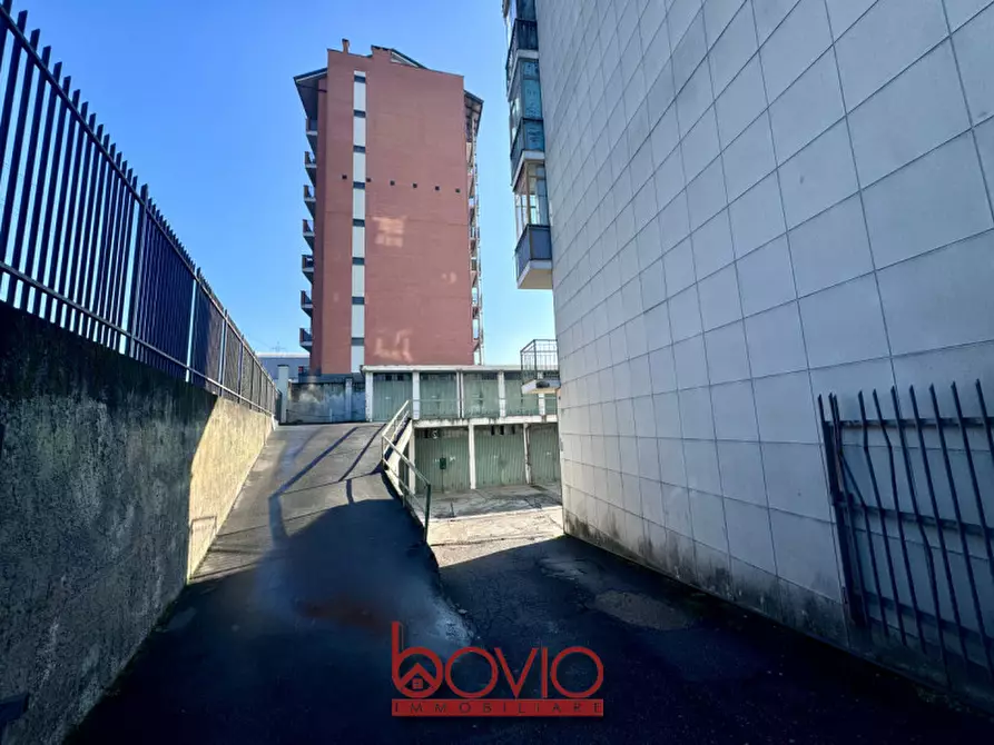 Immagine 12 di Garage in vendita  in STRADA SETTIMO 154 a Torino