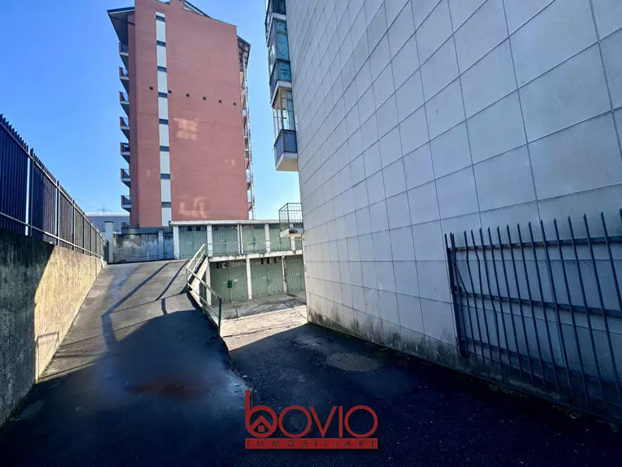 Immagine 13 di Garage in vendita  in STRADA SETTIMO 154 a Torino