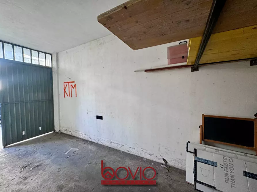Immagine 25 di Garage in vendita  in STRADA SETTIMO 154 a Torino