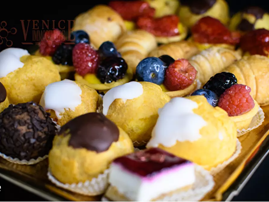 Immagine 3 di Attività commerciale in vendita  in Via Ugo Bassi a Treviso