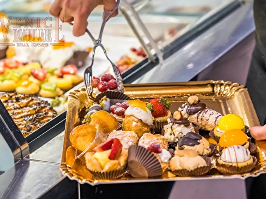 Immagine 4 di Attività commerciale in vendita  in Via Ugo Bassi a Treviso