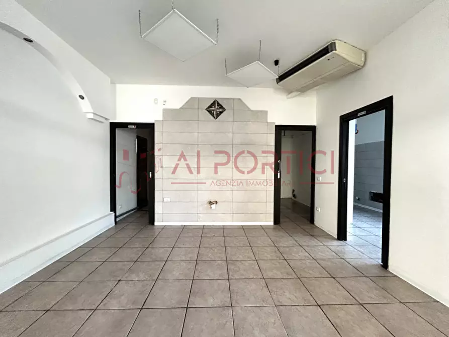 Immagine 4 di Negozio in affitto  in Via Roma a Piove Di Sacco