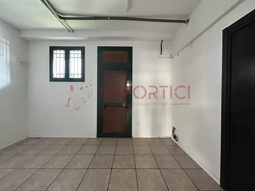 Immagine 9 di Negozio in affitto  in Via Roma a Piove Di Sacco