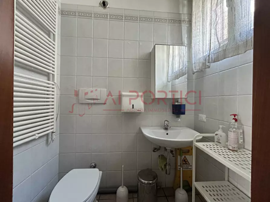 Immagine 11 di Negozio in affitto  in Via Roma a Piove Di Sacco