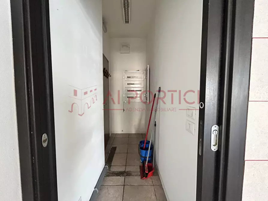 Immagine 12 di Negozio in affitto  in Via Roma a Piove Di Sacco