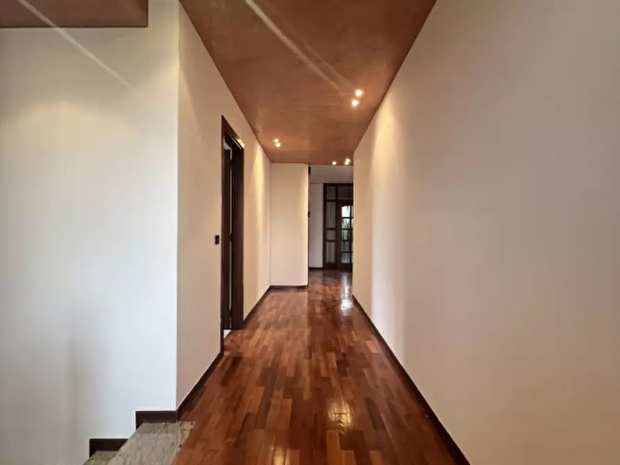 Immagine 12 di Casa bifamiliare in vendita  in Via Quattro Novembre a Solesino