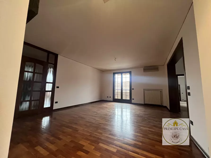 Immagine 15 di Casa bifamiliare in vendita  in Via Quattro Novembre a Solesino