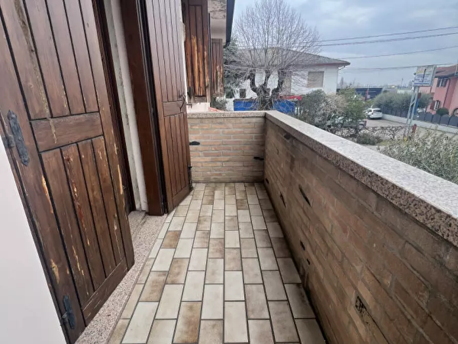 Immagine 26 di Casa bifamiliare in vendita  in Via Quattro Novembre a Solesino