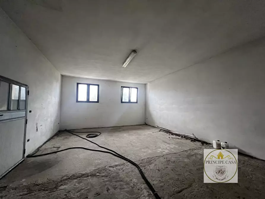 Immagine 29 di Casa bifamiliare in vendita  in Via Quattro Novembre a Solesino