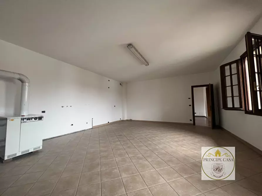 Immagine 30 di Casa bifamiliare in vendita  in Via Quattro Novembre a Solesino