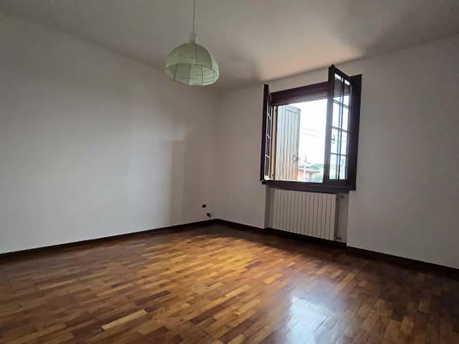 Immagine 31 di Casa bifamiliare in vendita  in Via Quattro Novembre a Solesino